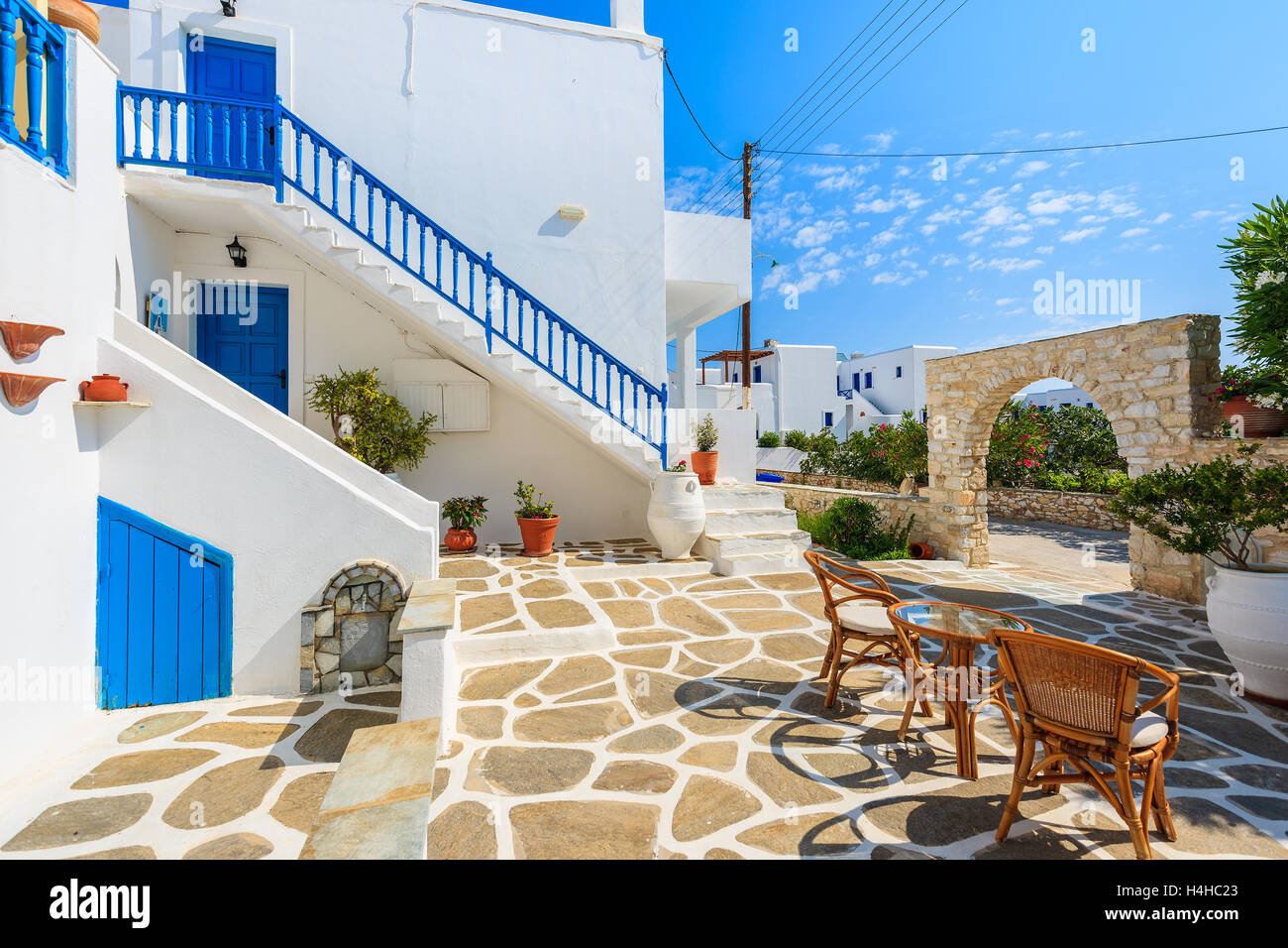 Schönen griechischen Stil Ferienwohnungen in Naoussa Dorf, Insel Paros, Kykladen, Griechenland Stockfoto