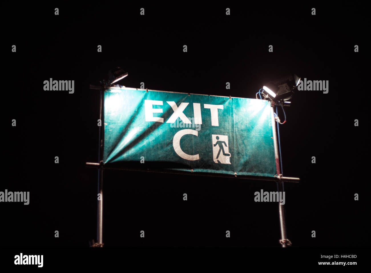 Eine grüne Ausfahrt auf einem Festival. Stockfoto