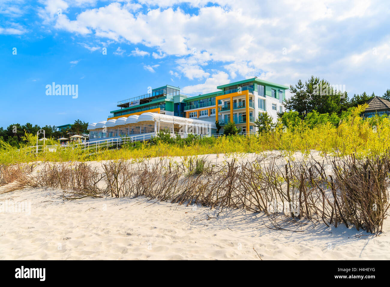 JURATA Strand, Polen - 21. Juni 2016: ein Blick auf Luxus-Hotel "Bryza" befindet sich am Strand in Jurata Stadt auf der Halbinsel Hel. Wohlhabende pe Stockfoto