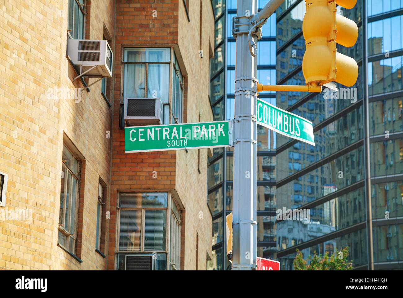 An einem sonnigen Tag melden Sie Central Park in New York City, USA Stockfoto