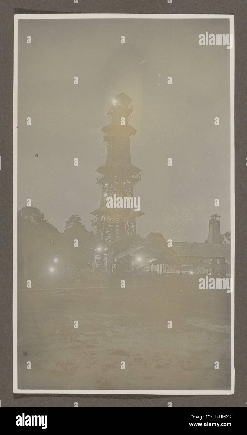 Derrick mit Beleuchtung, Anonymous, 1920-1930, Niederländisch-Indien, Indonesien Stockfoto
