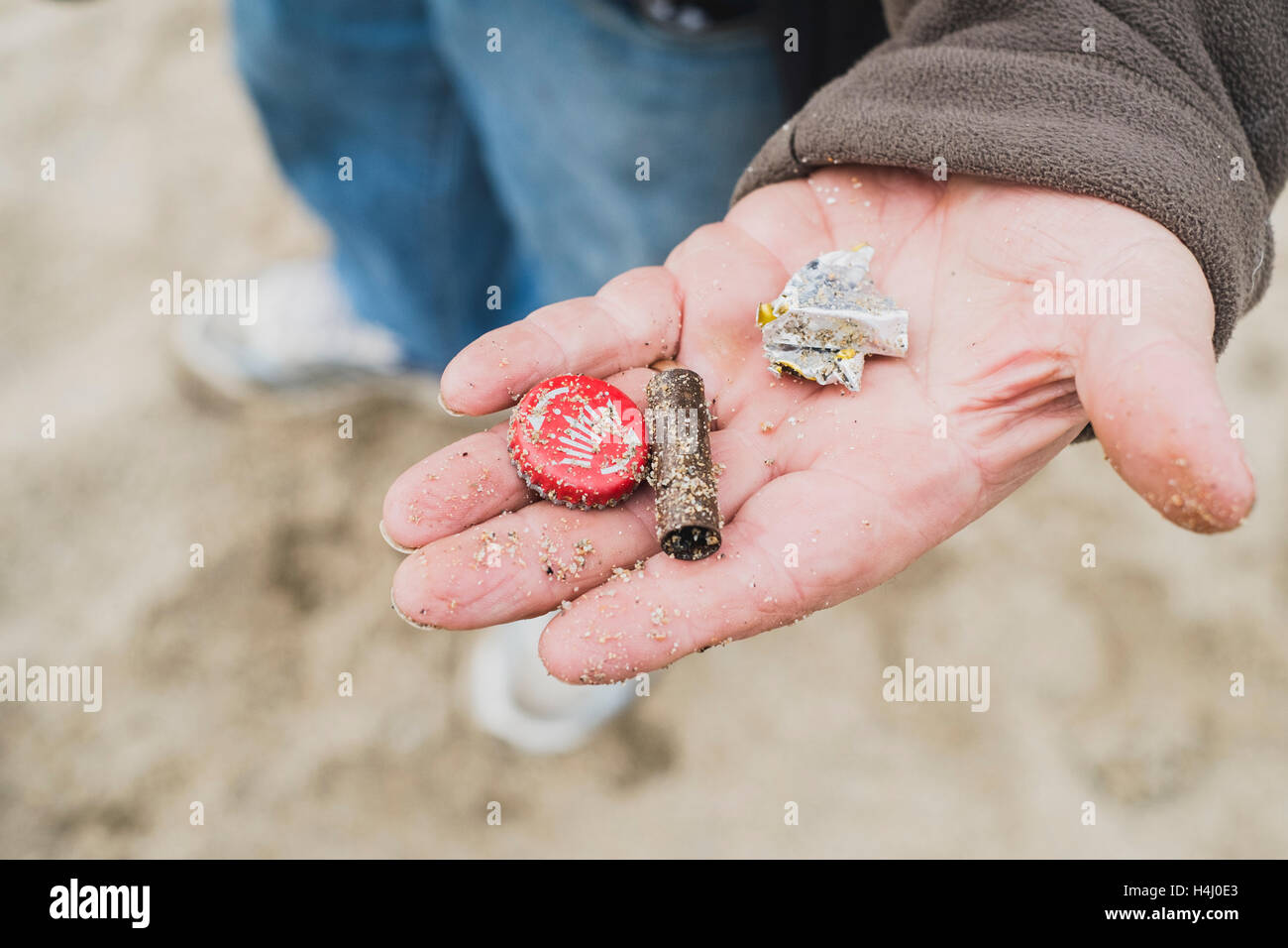 Die Ergebnisse der Mann Metalldetektoren auf Falmouth Gyllyngase Beach 15.10.2016 Stockfoto