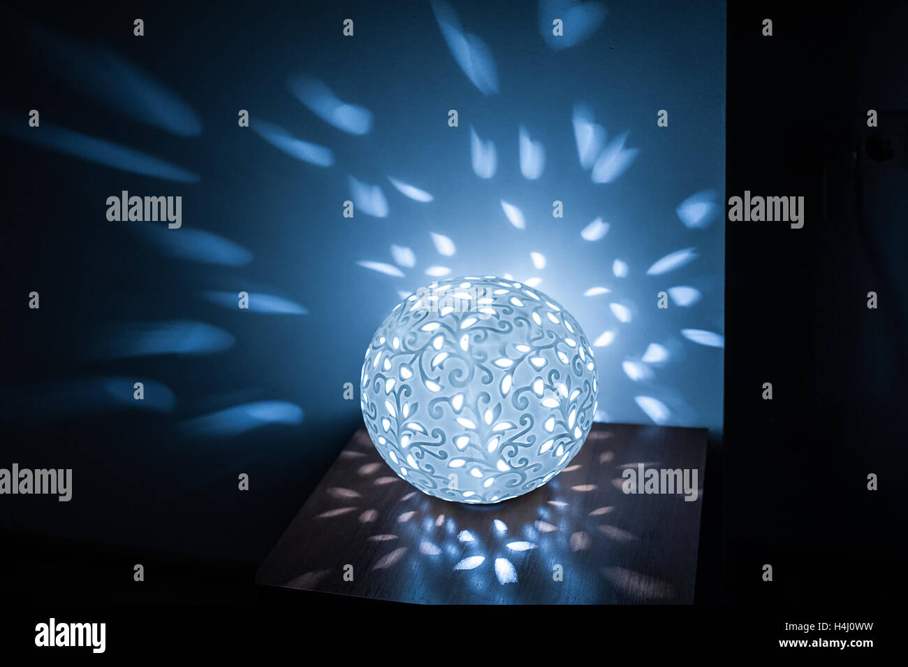 Kugellampe -Fotos und -Bildmaterial in hoher Auflösung – Alamy