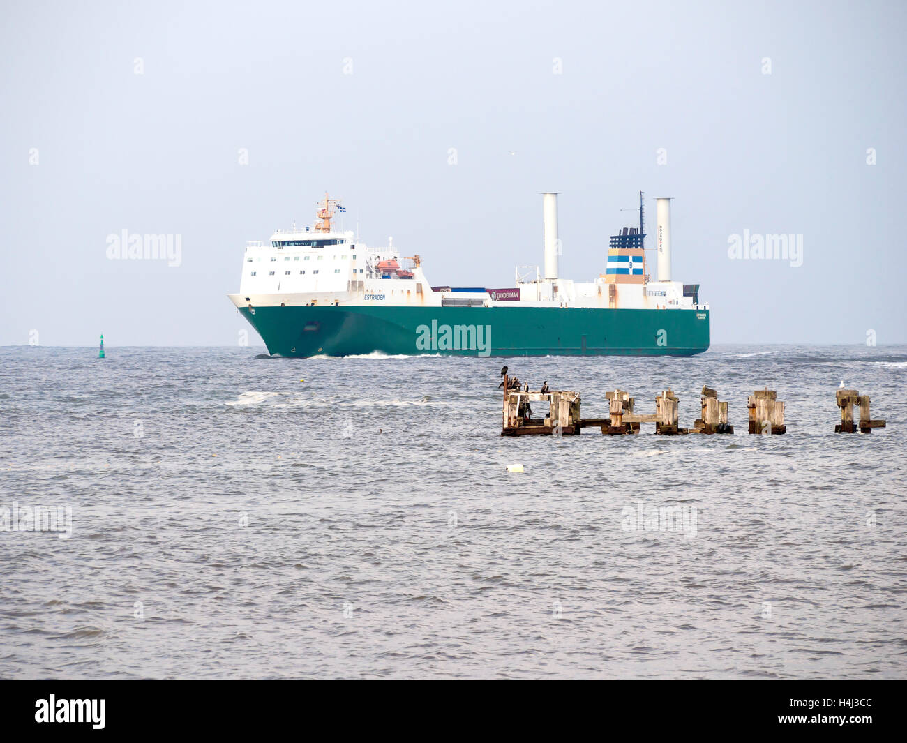 Estraden IMO: 9181077 ausgestattet eine Roll on Roll off Frachtschiff mit zwei 18-Meter-hohen Rotor Wind Segeln Ankunft am Teesport UK Stockfoto