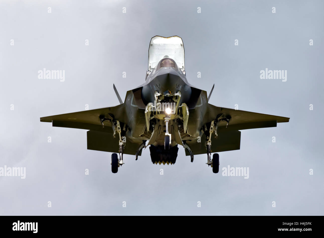 Königliche Luftwaffe Lockheed Martin F-35 b Lightning ll, den Joint Strike Fighter, VMFAT/501, ZM137 an RAF Fairford, Gloucestershire, UK. Stockfoto