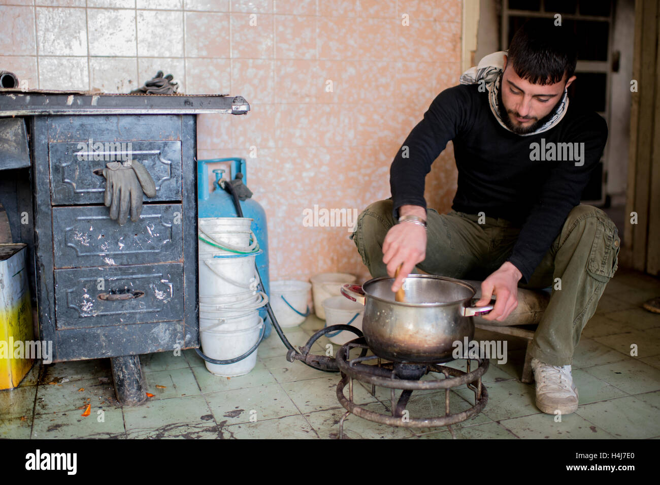 Rakete geheimen Herstellung - 19.01.2013 - Syrien / Al-Bab / Al-Bab - in der Nähe des Militärflughafens Kwiriss verteidigt durch die syrischen Regierungstruppen in Al-Bab, nordöstlich von Aleppo.    -Edouard Elias / le Pictorium Stockfoto