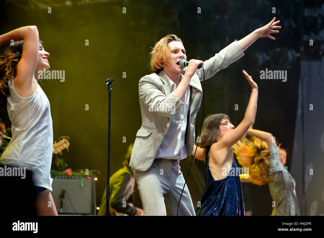 BARCELONA - 30 Mai: Foxygen (Band) führt auf Primavera Sound Festival 2015 am 30. Mai 2015 in Barcelona, Spanien. Stockfoto