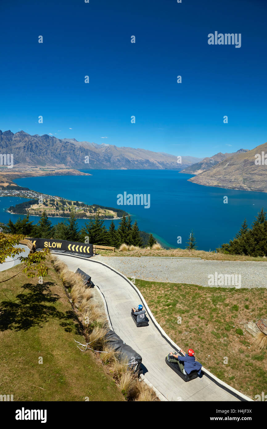 Skyline Luge, Lake Wakatipu und die Remarkables, Queenstown, Südinsel, Neuseeland Stockfoto
