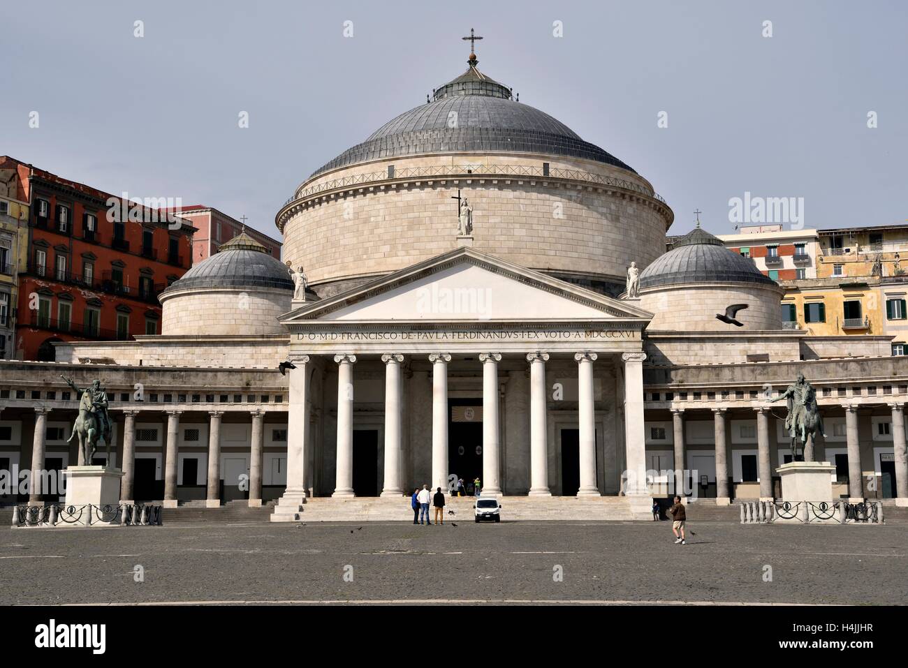 Basilica di San Francesco di Paola, Piazza del Plebiscito, Neapel, Kampanien, Italien Stockfoto