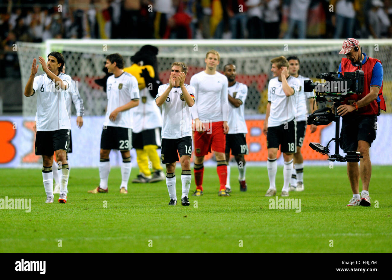 Deutsche Spieler Abschied von ihren Fans, Fußballspiel, Deutschland vs. Bosnien-Herzegowina, 3-1, Commerzbank-Arena, Frankfurt Stockfoto