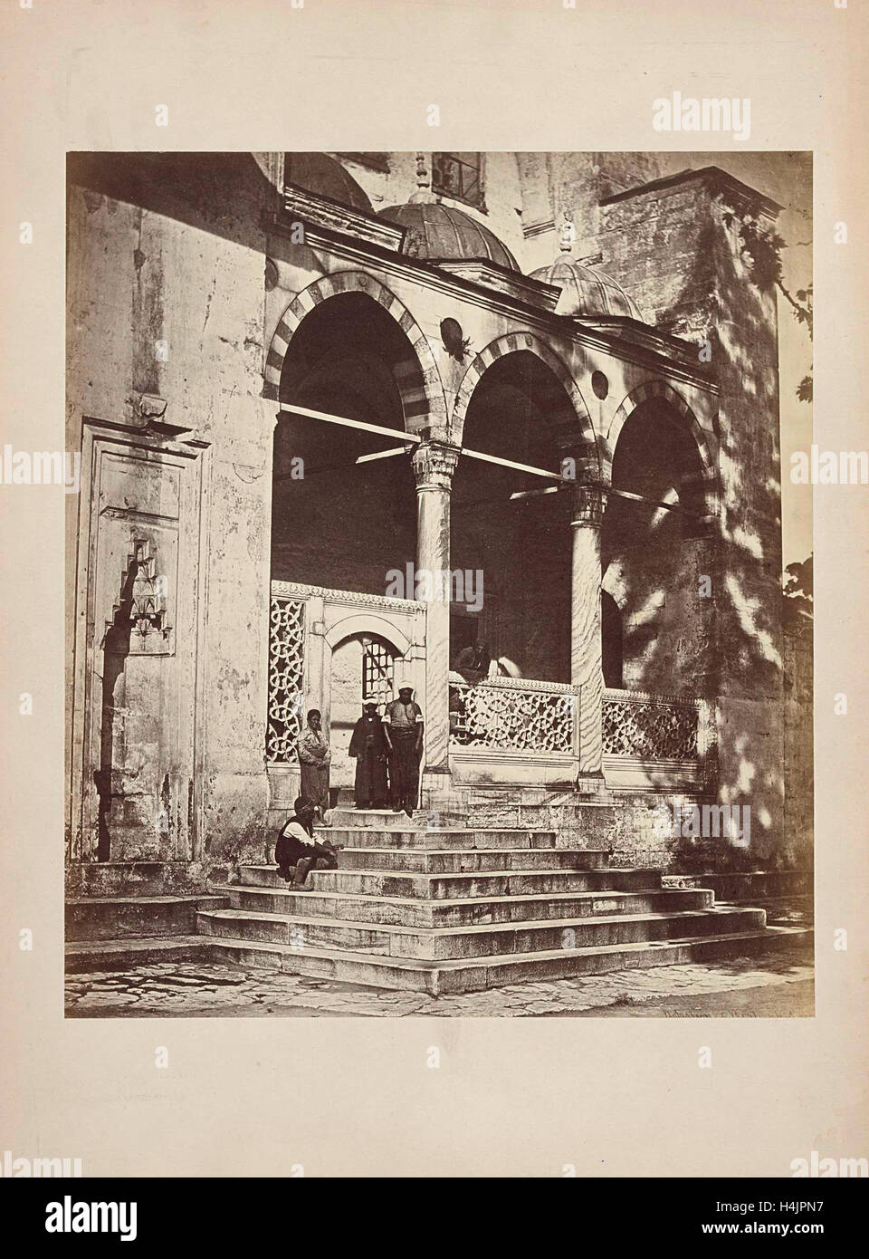 Portikus van de Süleymaniye-Moskee in Istanbul (Constantinopel). James Robertson, Felice Beato, 1854 Stockfoto