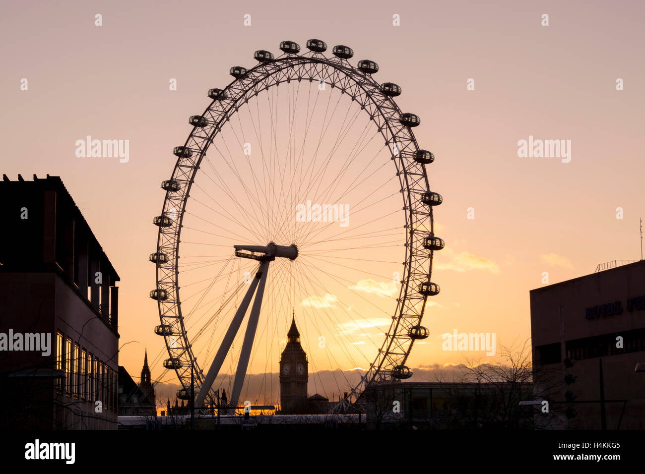 Großbritannien, England, London, Millenium Wheel BB gerahmt Sonnenuntergang Stockfoto