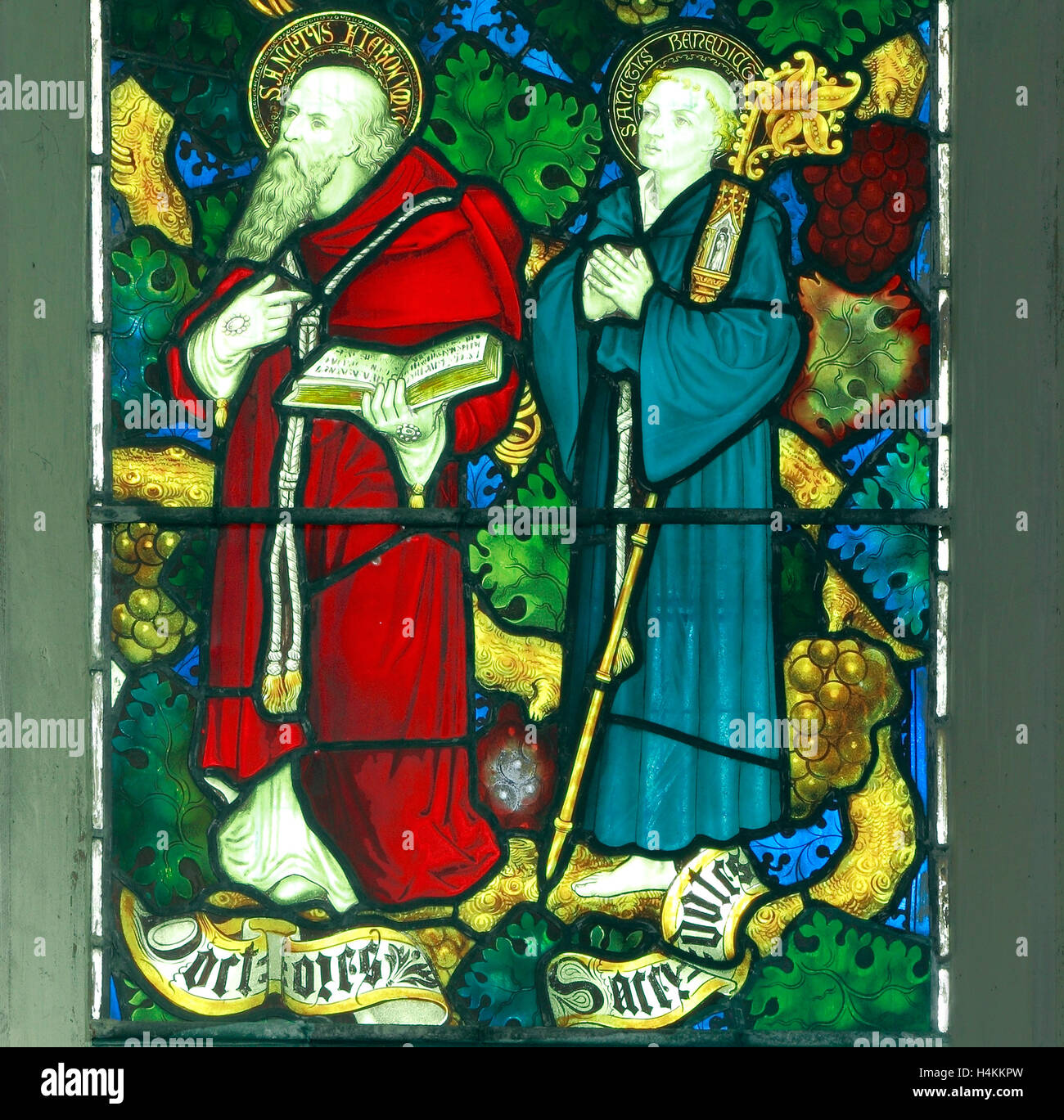 Hl. Hieronymus, Str. Benedict, Glasfenster von Charles Kempe 1879, Stanhoe Norfolk England UK Heiligen Heiligen Stockfoto