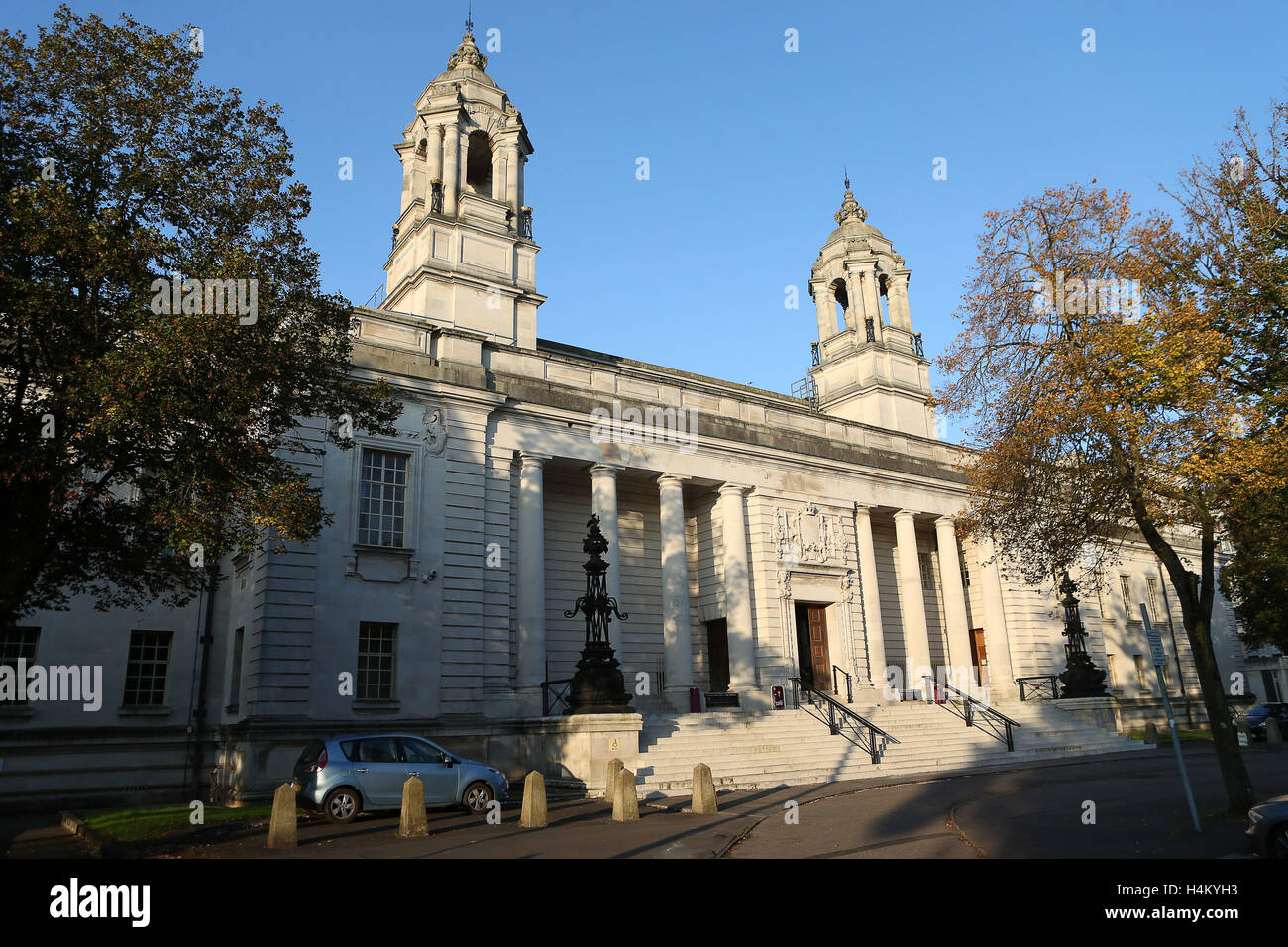 Allgemeine Ansicht von Cardiff Crown Court auf Cathays Park Stockfoto