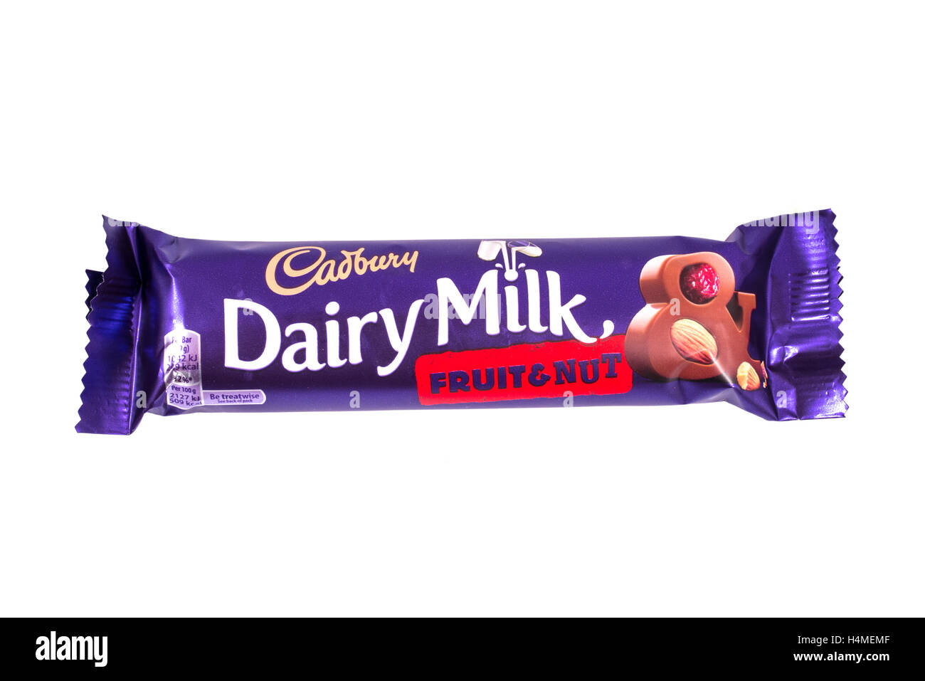 LONDON, UK - 13. Oktober 2016: Eine ungeöffnete Molkerei Milch Frucht und Nuss Schokolade hergestellt von Cadbury. Stockfoto