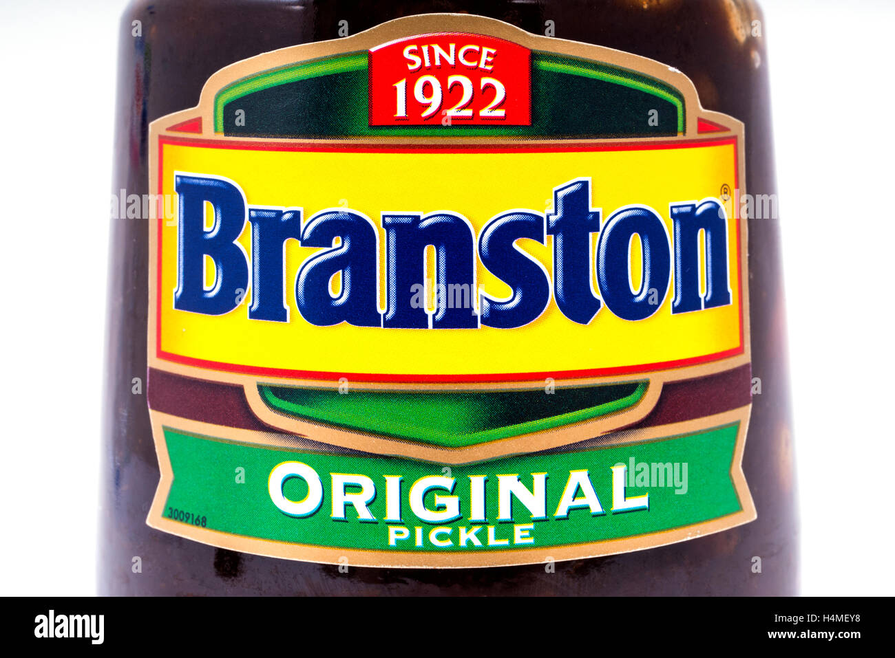 LONDON, UK - 13. Oktober 2016: Eine Nahaufnahme des Etiketts auf ein Glas Branston Pickle über einen weißen Hintergrund. Stockfoto