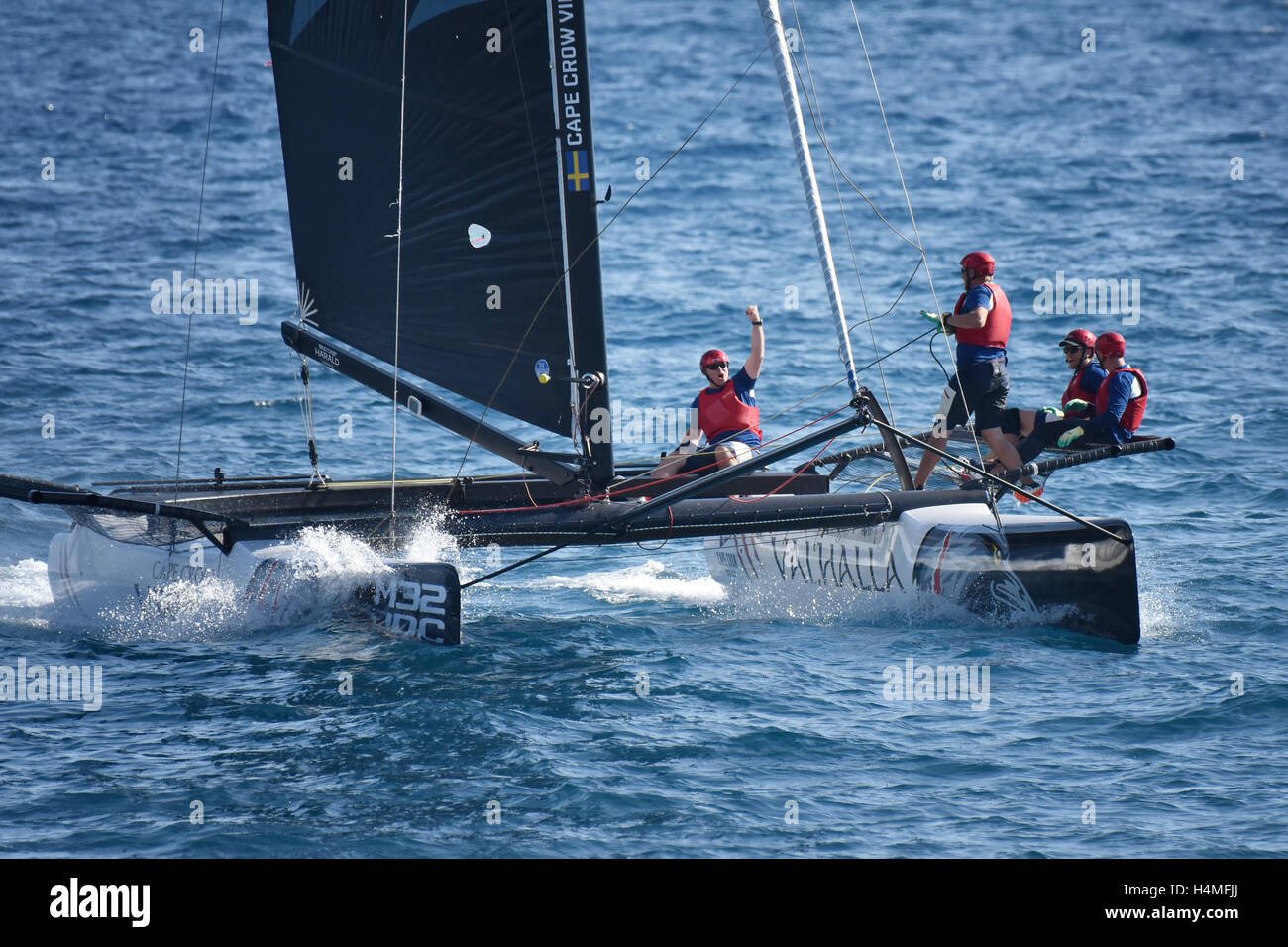 Genua, Italien - 25 SEPTEMBER: letzter Tag des Wettbewerbs für M32 Serie mediterran, einem schnellen Katamaran Regatta organisieren Stockfoto