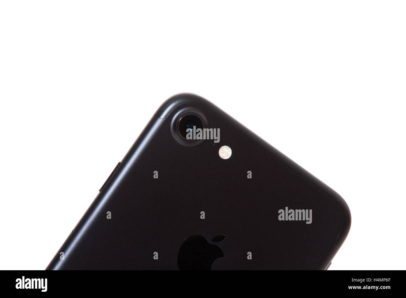 Detail-Aufnahme des Apple iPhone 7 Rückkamera. Alle auf weißem Hintergrund. Stockfoto