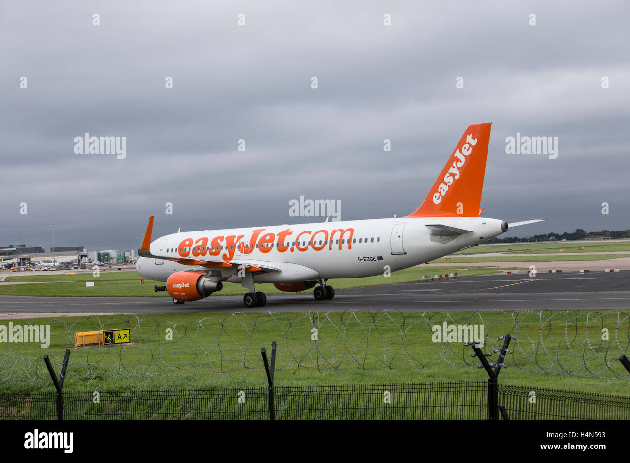 EasyJet Airbus A320-214 Ringways Flughafen Manchester Stockfoto