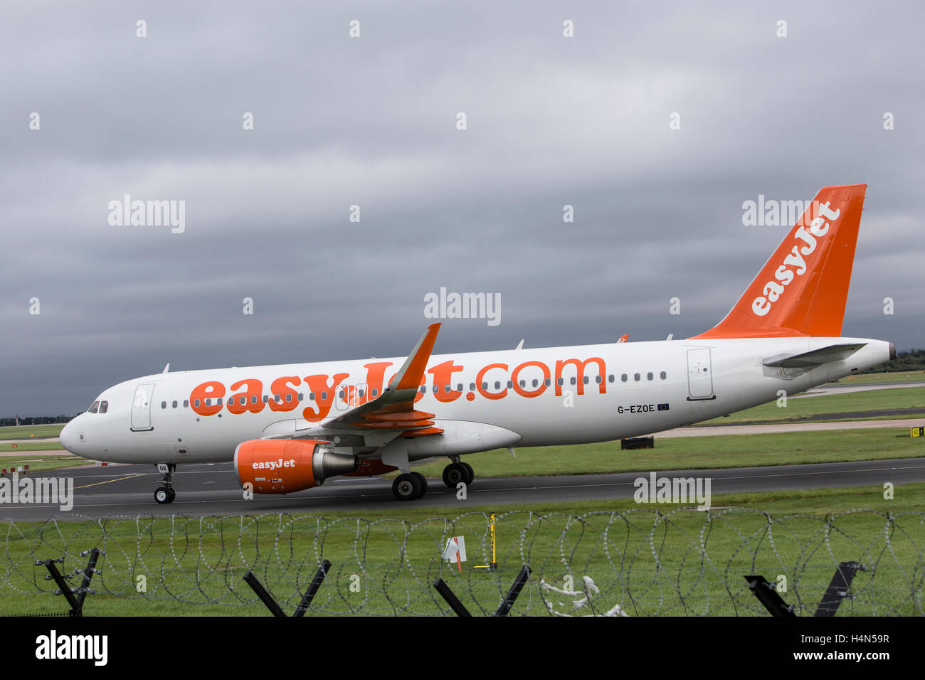 EasyJet Airbus A320-214 Ringways Flughafen Manchester Stockfoto