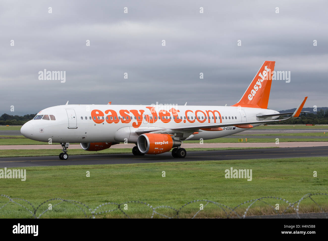 EasyJet Airbus A320-214 Ringways Flughafen Manchester Stockfoto