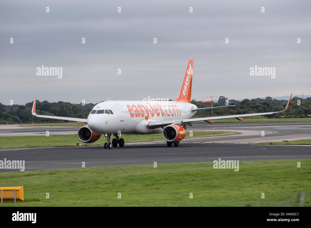 EasyJet Airbus A320-214(SL) Ringways Flughafen Manchester Stockfoto