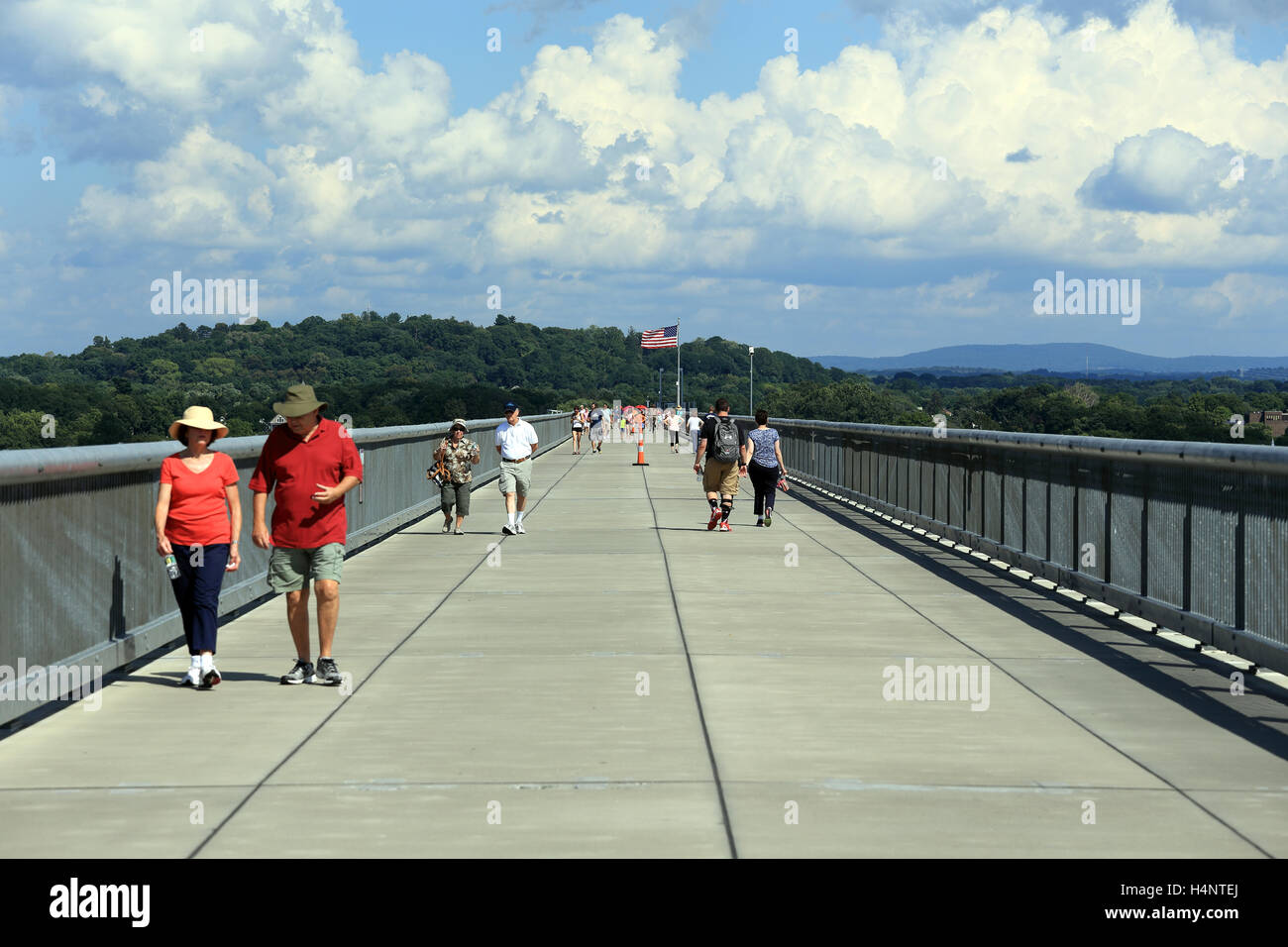 Gang über die New York Hudson Staatspark in Poughkeepsie Stockfoto