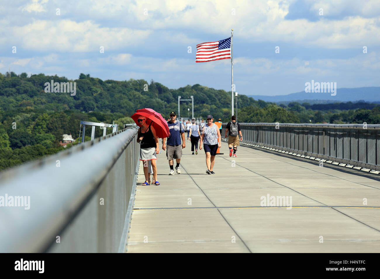 Gang über die New York Hudson Staatspark in Poughkeepsie Stockfoto