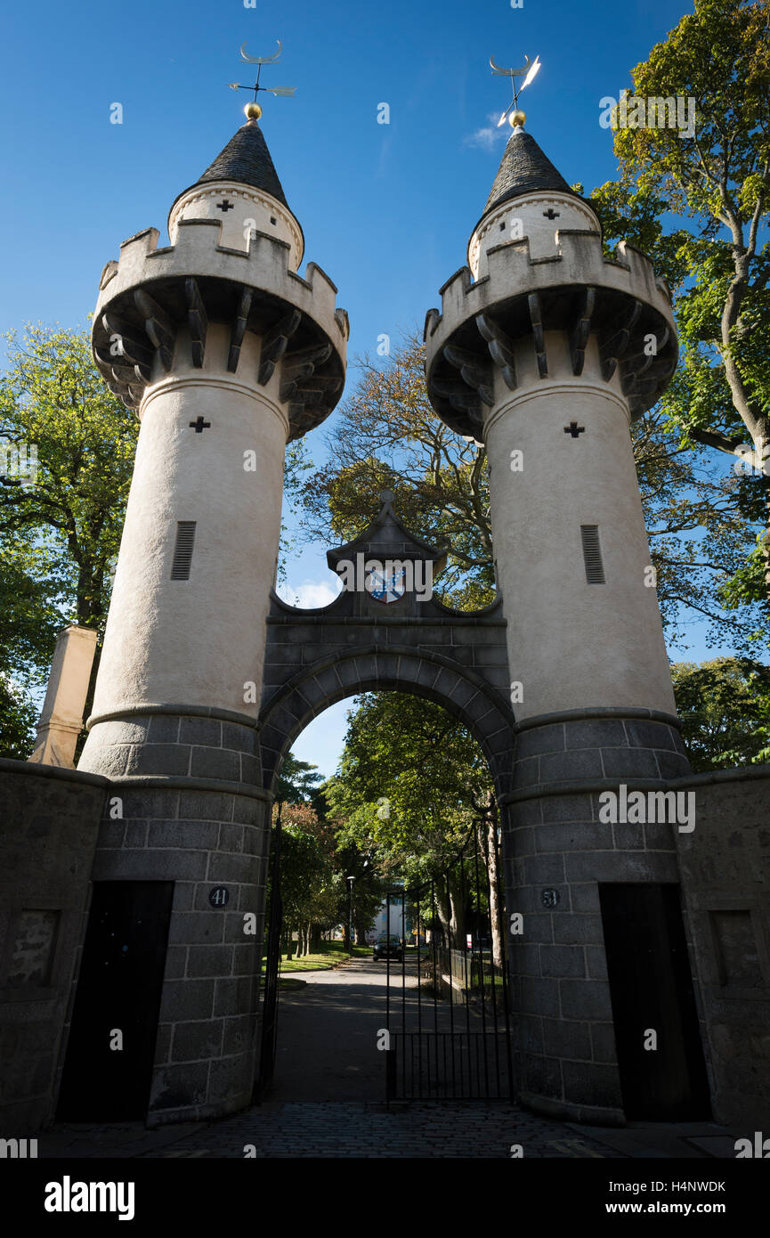 Powis Gate Eingang von der University of Aberdeen, Old Aberdeen, Schottland. Stockfoto