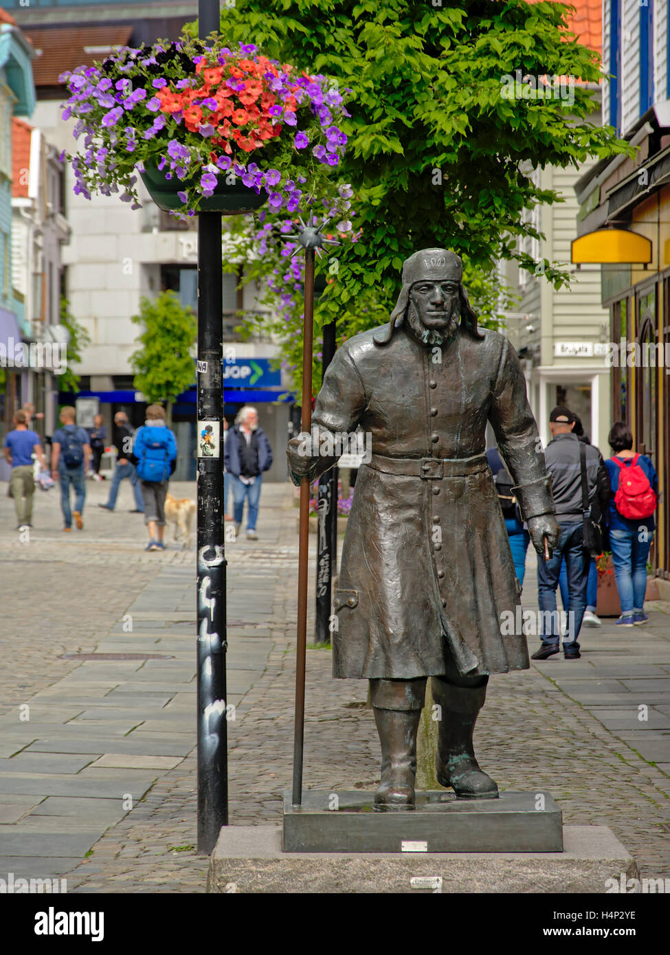 Stiefel Bronze Stadt Blumen Hut Man Denkmal nordische Norwegen im freien Menschen Skandinavien Skulptur Statue Stavanger s Personal shopping Stockfoto