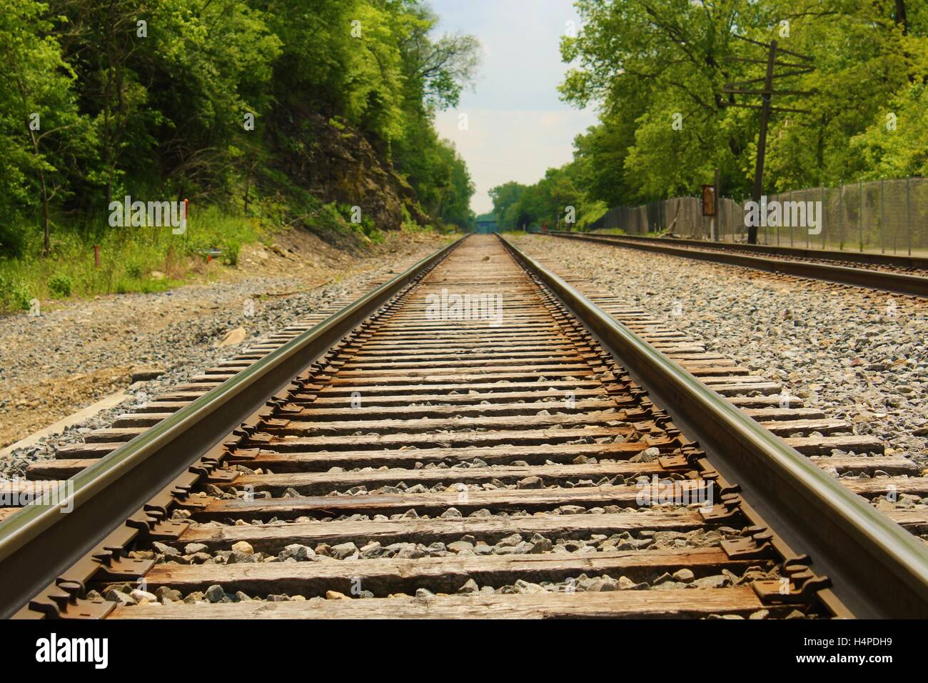 Langer Weg zu gehen, nicht viel Zeit, um dorthin zu gelangen. Stockfoto