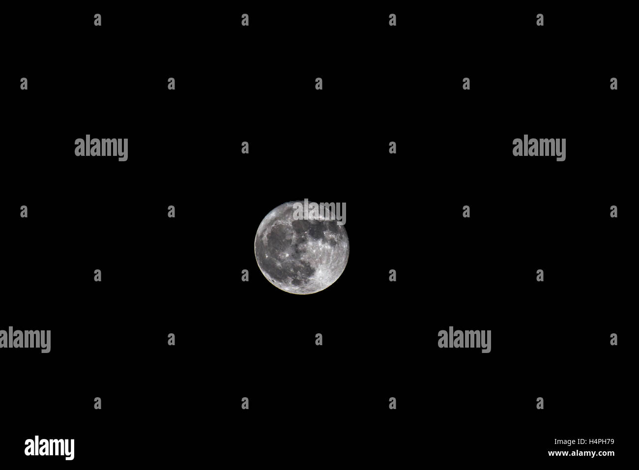 Volle Oktober Mond von der Erde Stockfoto