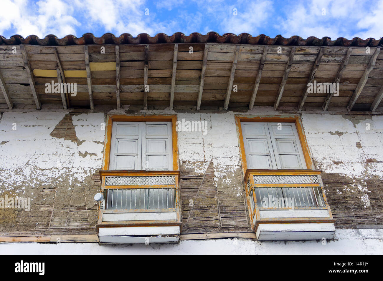 Alten heruntergekommen koloniale Architektur in Salento, Kolumbien Stockfoto