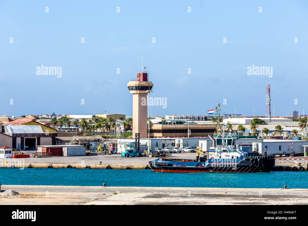 Kontrollturm in Versand-Terminal in Aruba Stockfoto