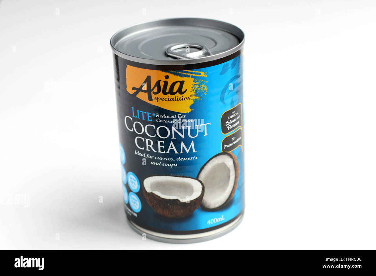 Aldi Australien Asien Spezialitäten Kokosmilch in der Dose vor weißem  Hintergrund Stockfotografie - Alamy
