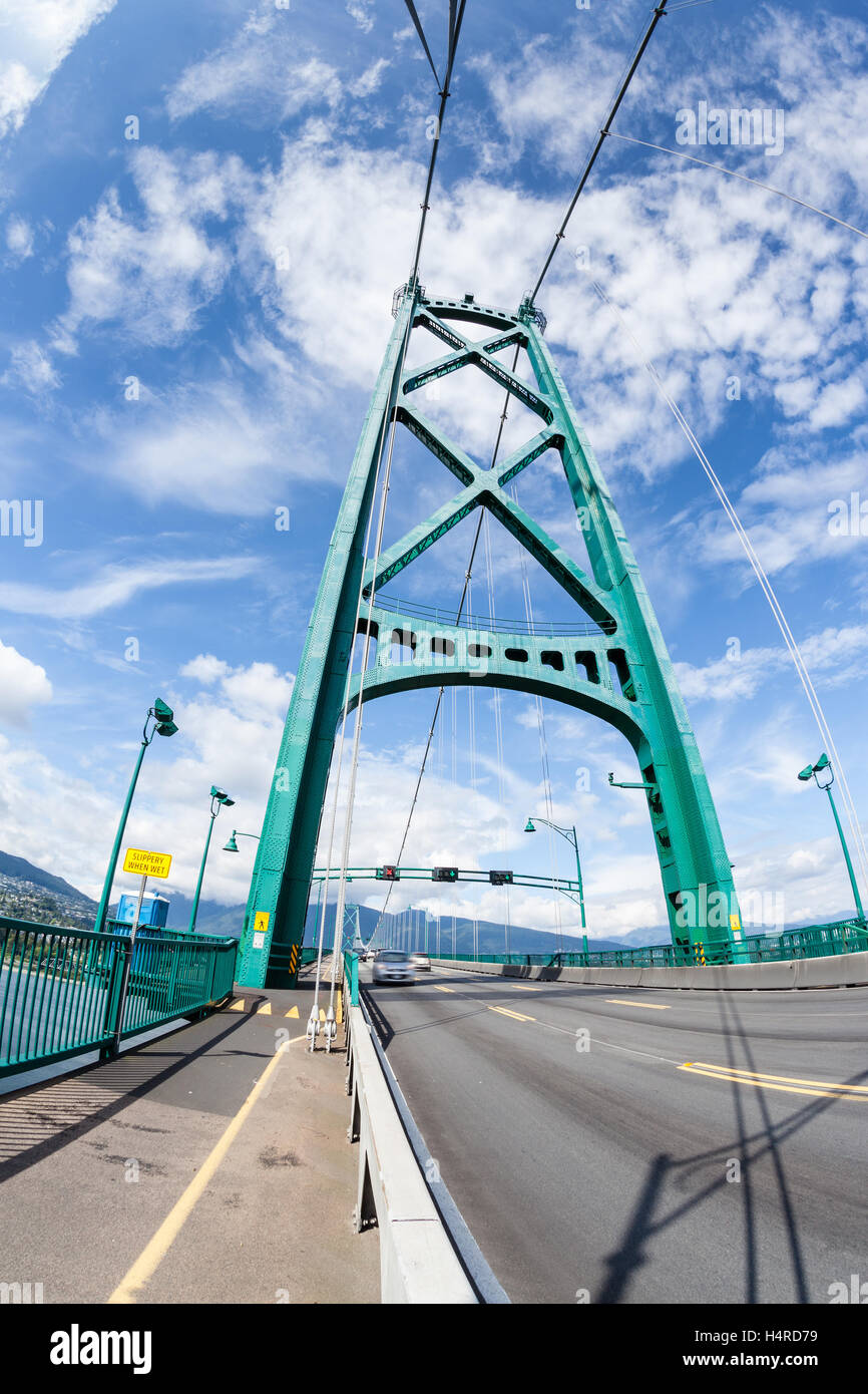 Die 1938 erbaute Vancouvers Lions Gate Bridge erstreckt sich über den Burrard Inlet und verbindet die Stadt mit der Northshore-Gemeinden Stockfoto