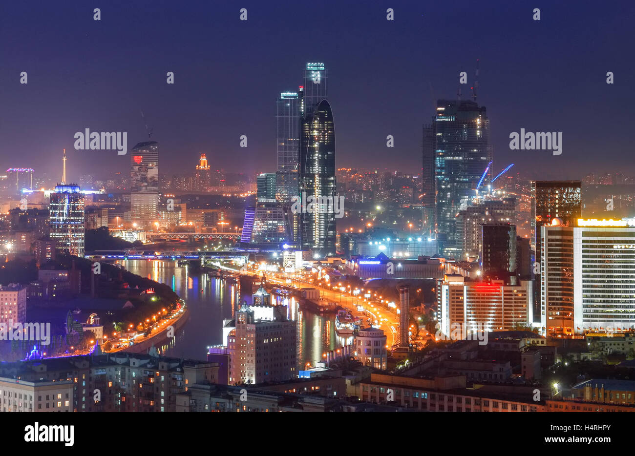 Draufsicht der Moskauer City Skyline bei Nacht Stockfotografie - Alamy