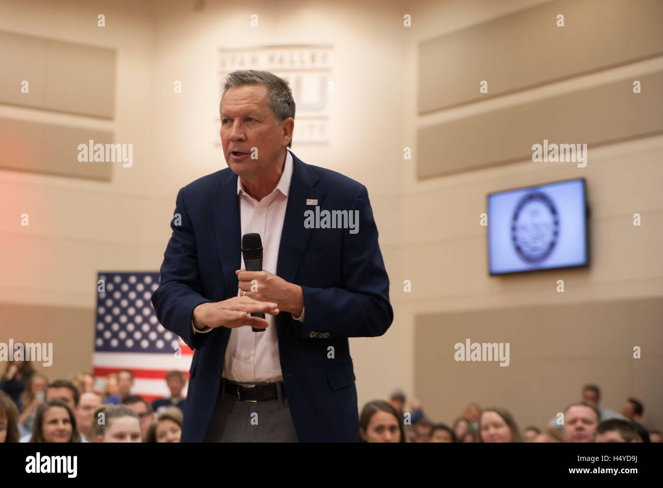 Gouverneur John Kasich Gespräch mit einer Menschenmenge in Utah Valley University Town Hall mit Gouverneur John Kasich am 18. März 2016 in Orem, Utah. Stockfoto