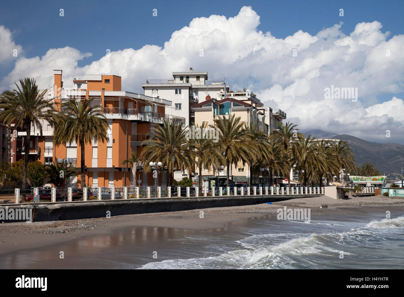 Strand, Küste, Palm trees, Albenga, Riviera, Ligurien, Italien, Europa Stockfoto