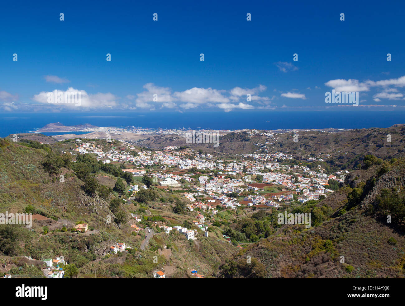 Gran Canaria, Wanderweg Cruz de Tejeda - Teror, Blick Richtung Altstadt Teror vom Aussichtspunkt Balcon de Zamora Stockfoto