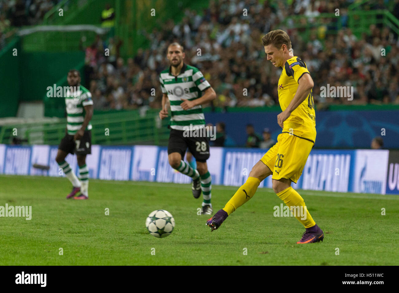 Lissabon, Portugal. 18. Oktober 2016. Borussia Dortmunds polnischen Verteidiger Lukasz Piszczek (26) während des Spiels von der UEFA Champions League, Gruppe B, Sporting CP Vs Borussia Dortmund Credit: Alexandre de Sousa/Alamy Live News Stockfoto