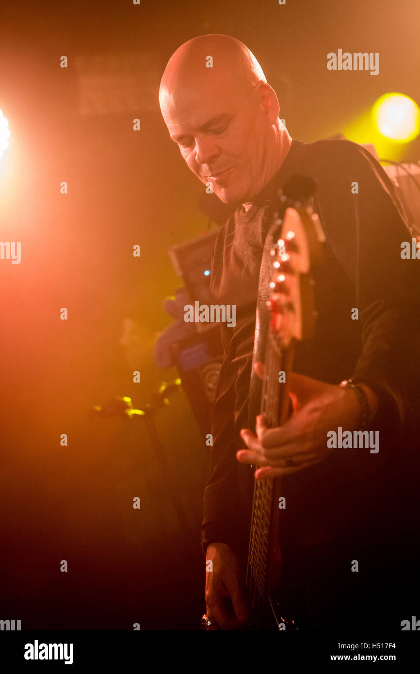 Mezzago Mailand Italien. 18. Oktober 2016. Die englische gothic-Rock-Band THE MISSION führt live auf der Bühne der Blüte während der "30th Anniversary Tour" Credit: Rodolfo weitertransferiert/Alamy Live News Stockfoto