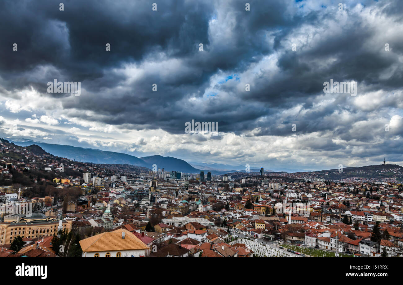 Wolken über Sarajevo Stockfoto