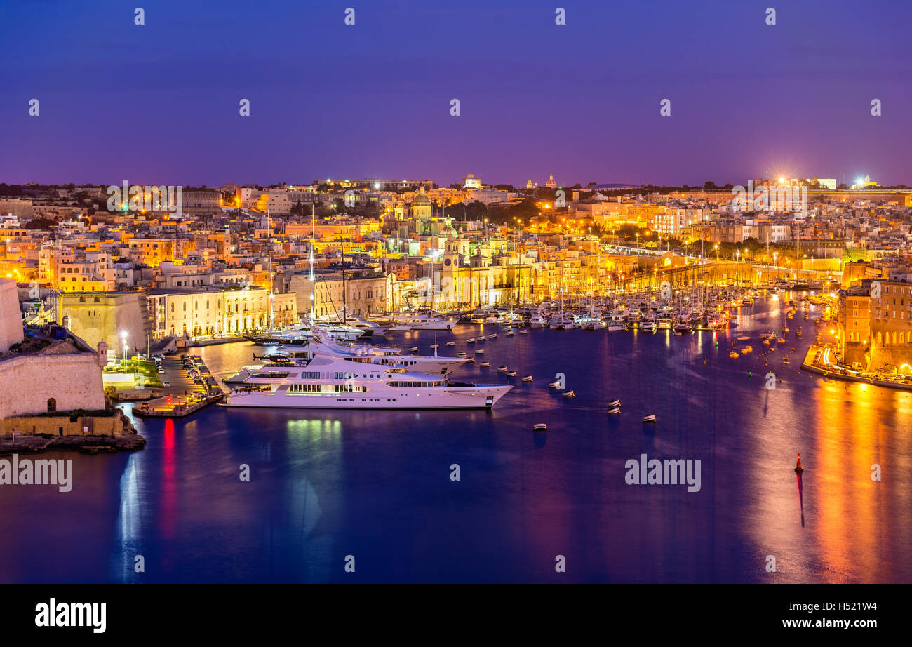 Ansicht einer Marina in der Nähe von Valletta - Malta Stockfoto