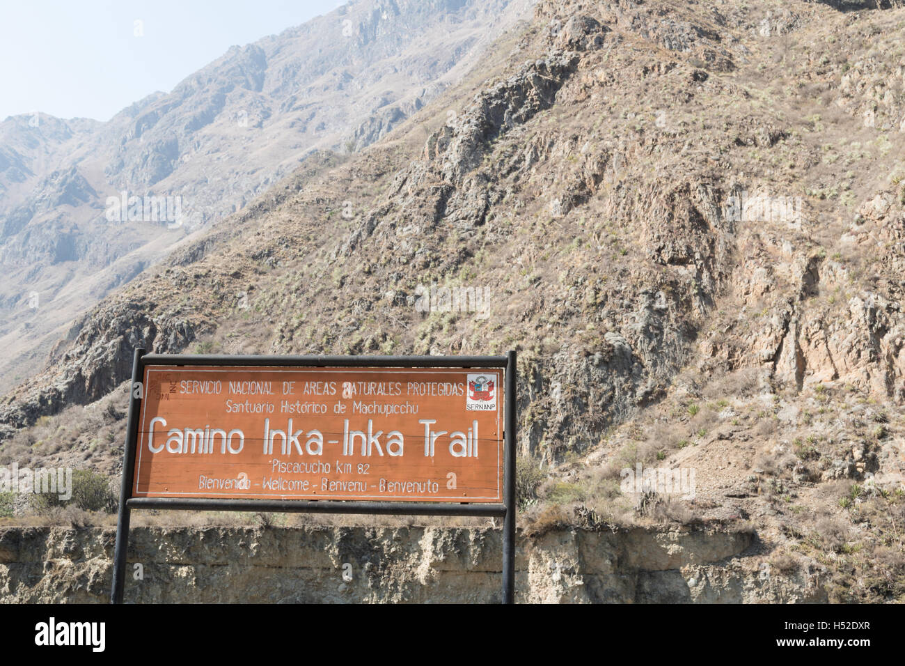 Melden Sie den Beginn des Inka-Trails bei Kilometer 82 in der Nähe von Ollantaytambo Stockfoto