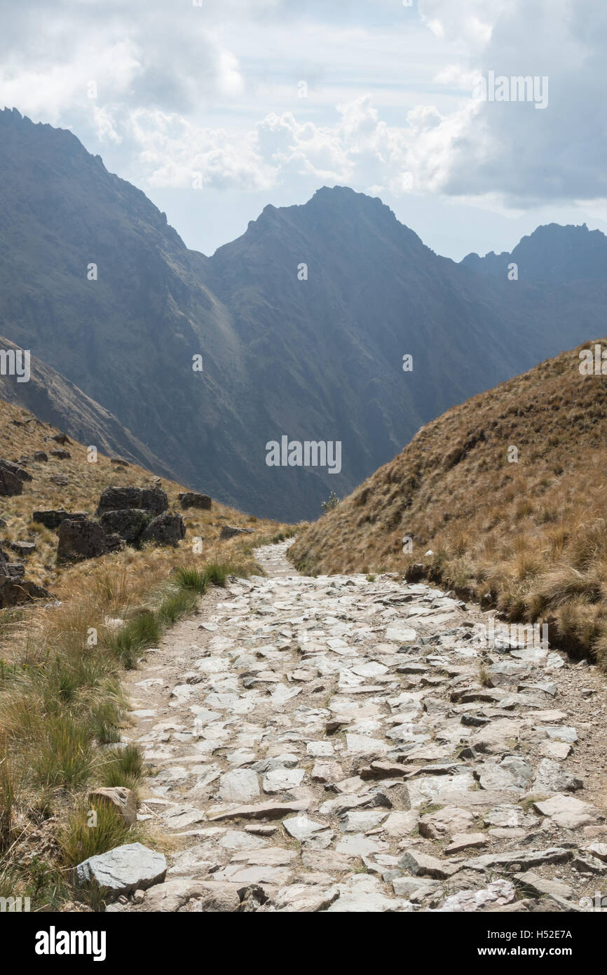 Detail der felsigen Pfad entlang des Inka-Trails im Heiligen Tal in Peru Stockfoto