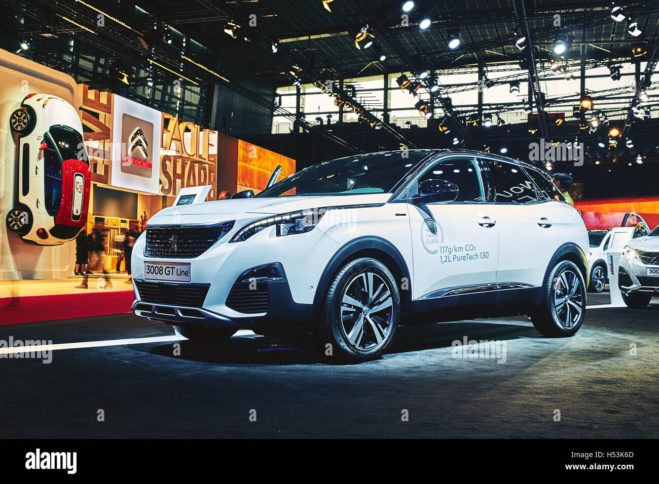 Paris, Frankreich - September 29, 2016:2017 Peugeot 3008 GT Line präsentiert auf der Paris Motor Show in der Porte de Versailles Stockfoto