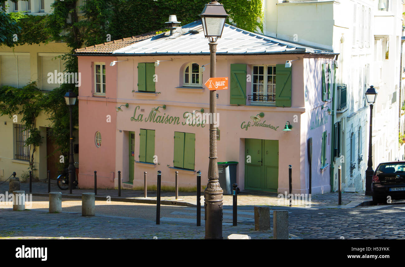 Paris, Frankreich-Juli 09, 2016: Der traditionnellen befindet sich Französisch Restaurant La Maison Rose im malerischen Montmartre Viertel von Par Stockfoto