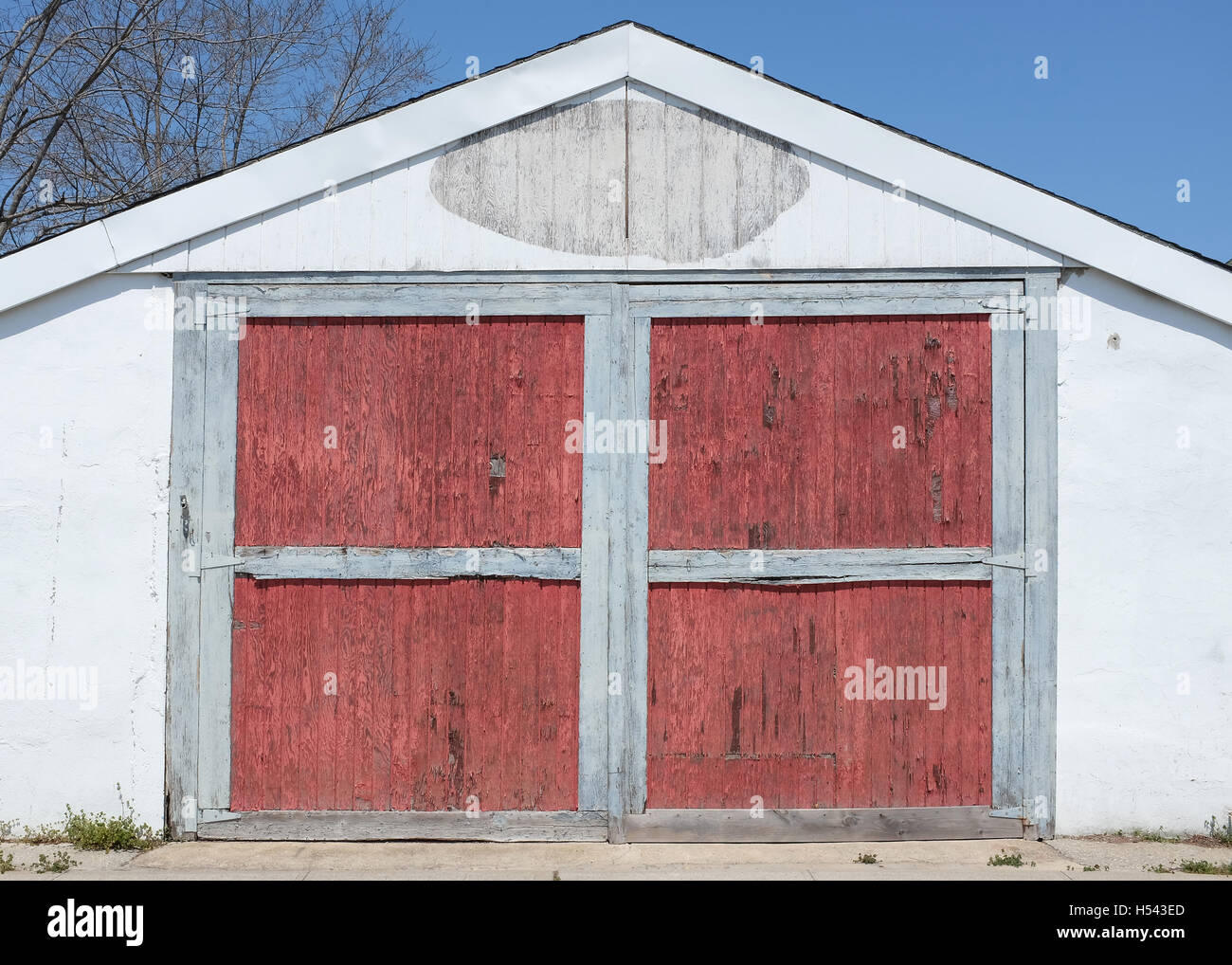 Rote Türen Riverhead, Long Island, NY. Stockfoto