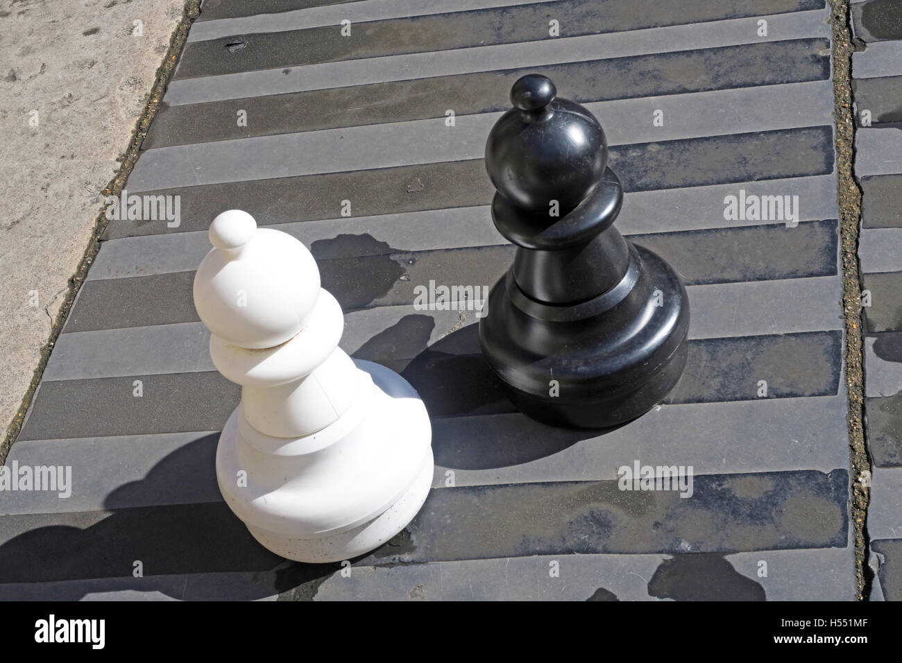 Riesen-Schach Stücke, London, England, UK Stockfoto